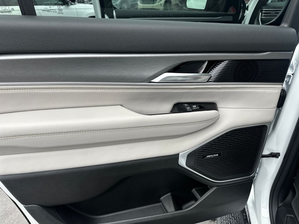 New 2026 White/off-white Jeep  image 29