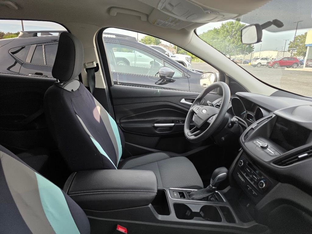 Used 2019 Ingot Silver Ford SE image 5