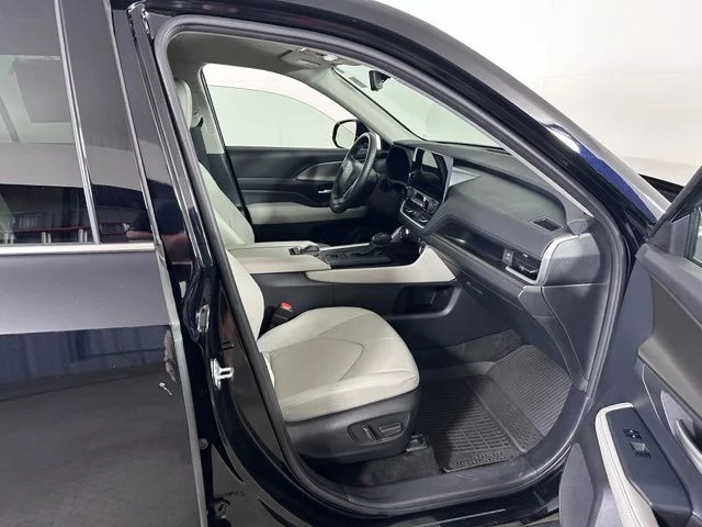 Used 2024 Black Toyota XLE image 10