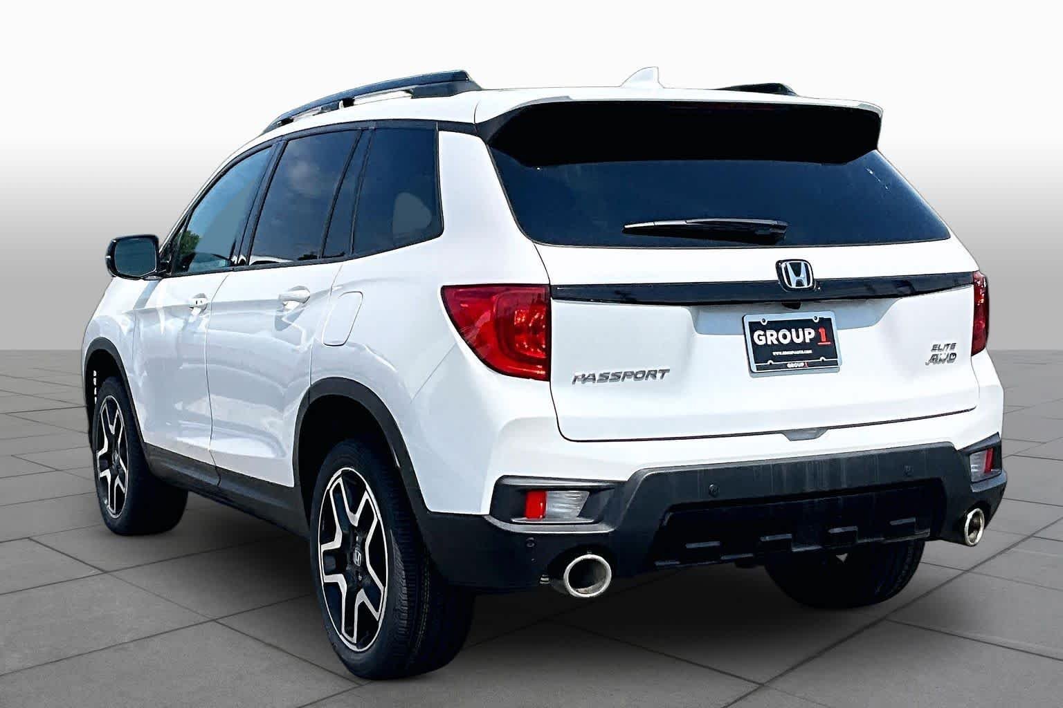 Certified Used 2023 Platinum White Pearl Honda AWD ELITE image 12