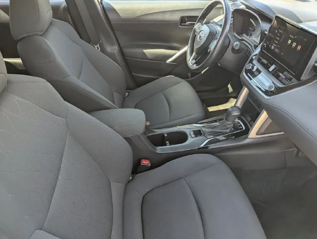 2024 Toyota Corolla Cross LE - Photo 10