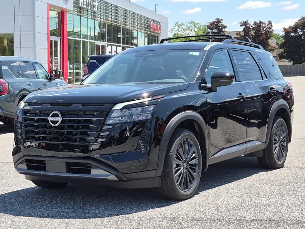 2026 Nissan Pathfinder SL 4WD's photo