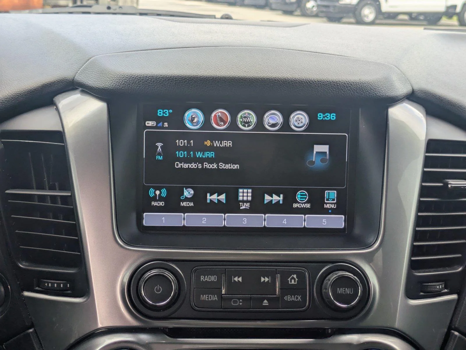 Used 2018 Satin Steel Metallic Chevrolet Premier image 21