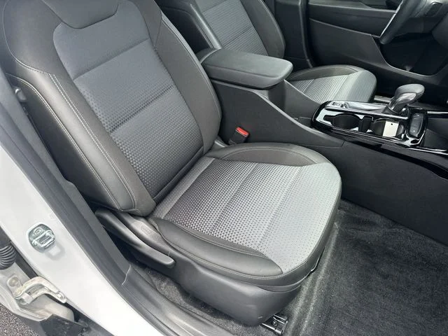 Used 2024 Summit White Chevrolet LT image 26