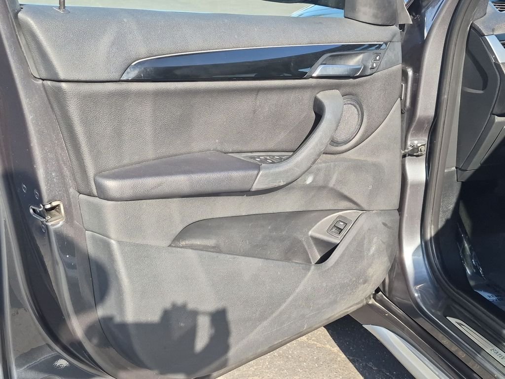 Used 2018 Gray BMW sDrive28i image 12