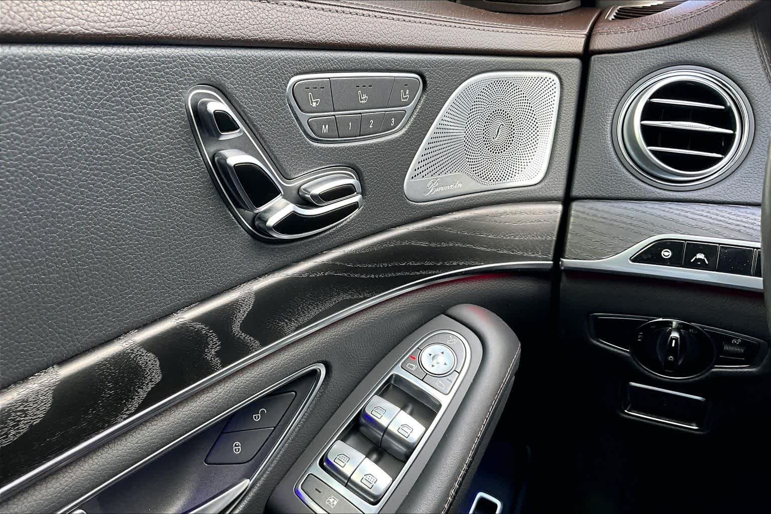Used 2018 Obsidian Black Metallic Mercedes-Benz S 560 image 35