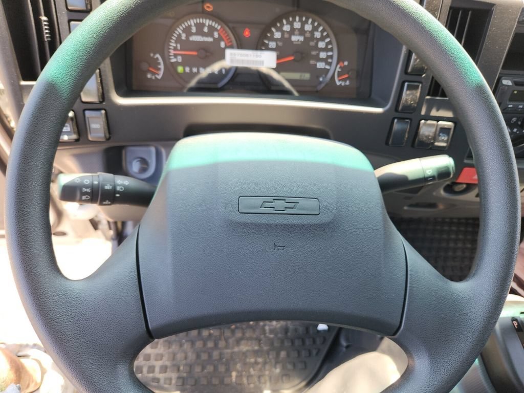 New 2024 Arc White Chevrolet MEDIUM ASH GRAY image 15