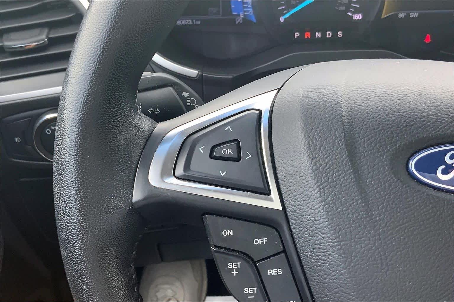 Used 2019 Oxford White Ford SEL image 24