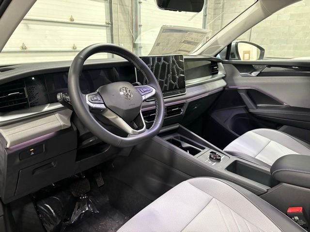 2026 Volkswagen Tiguan SE - Photo 9