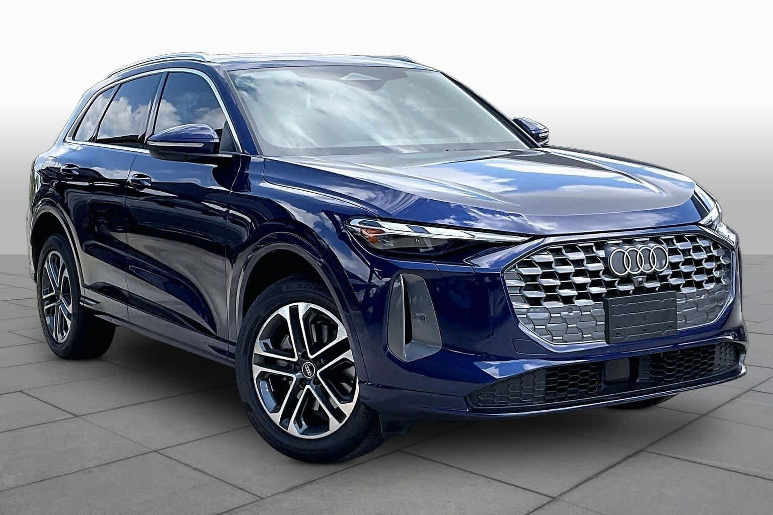 Used 2025 Navarra Blue Metallic Audi Premium image 3