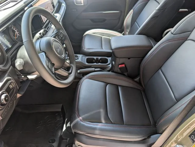 Used 2025 41 Jeep Rubicon X image 8