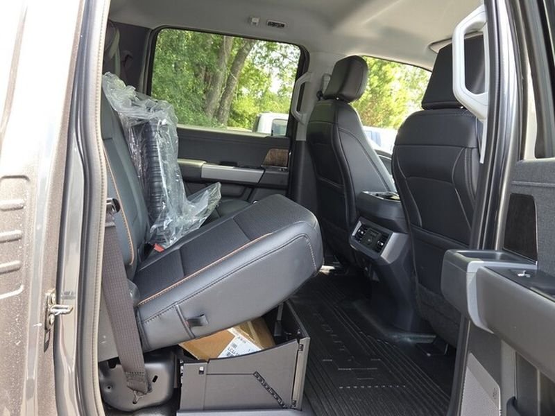 New 2026 Carbonized Gray Metallic Ford F-250® Lariat® image 16