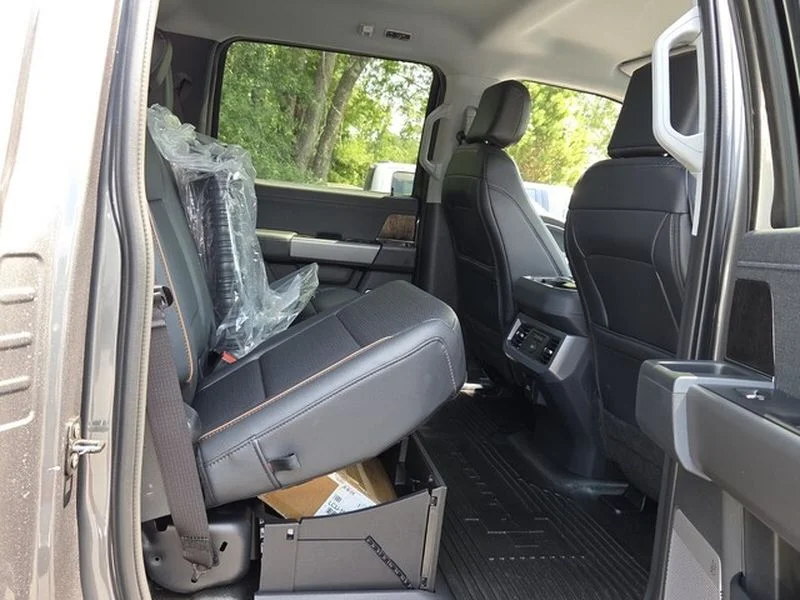 New 2026 Carbonized Gray Metallic Ford F-250® Lariat® image 16