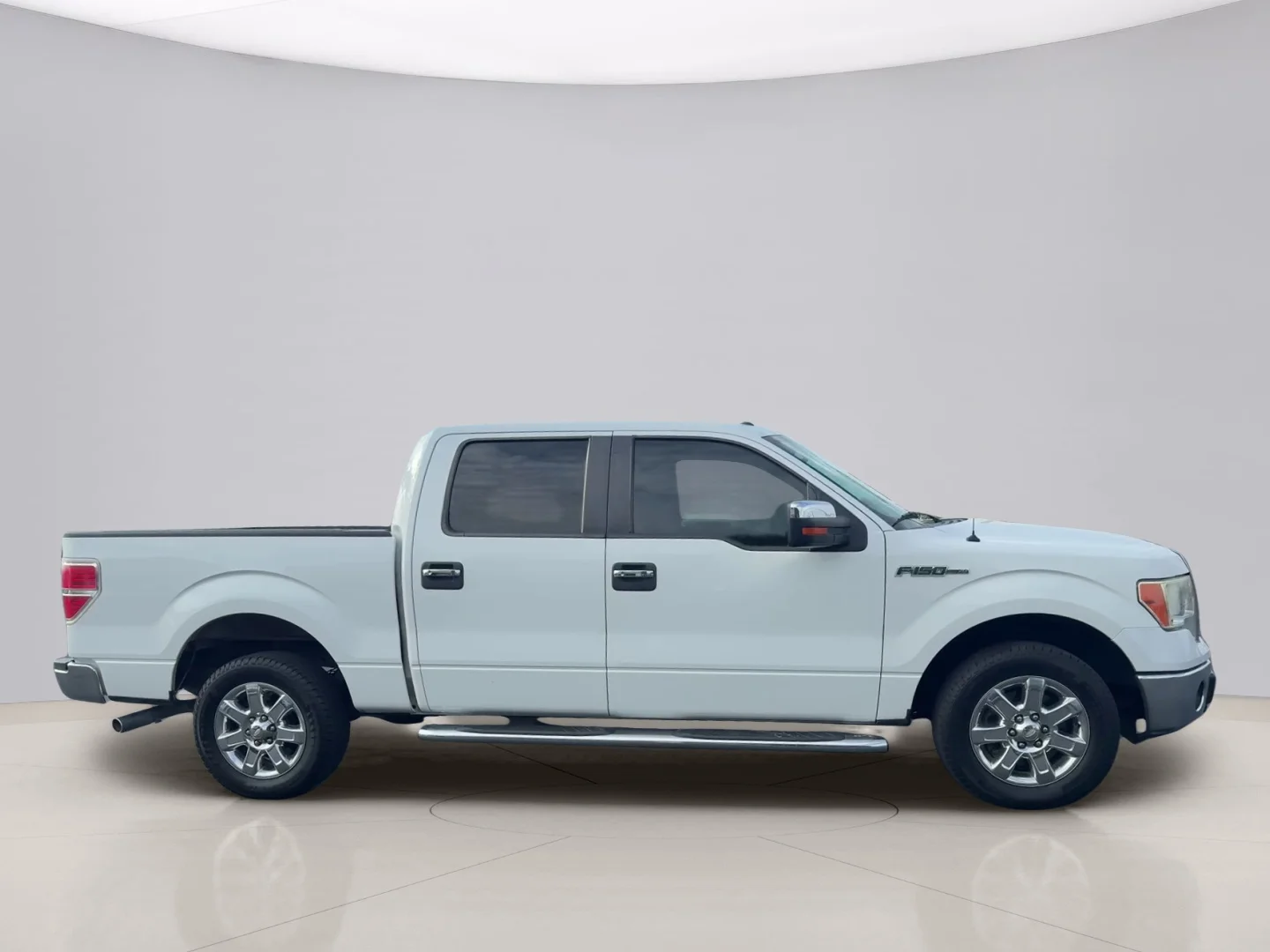 Used 2013 White Ford XLT image 6