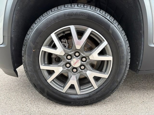Used 2023 Sterling Metallic GMC SLE image 9