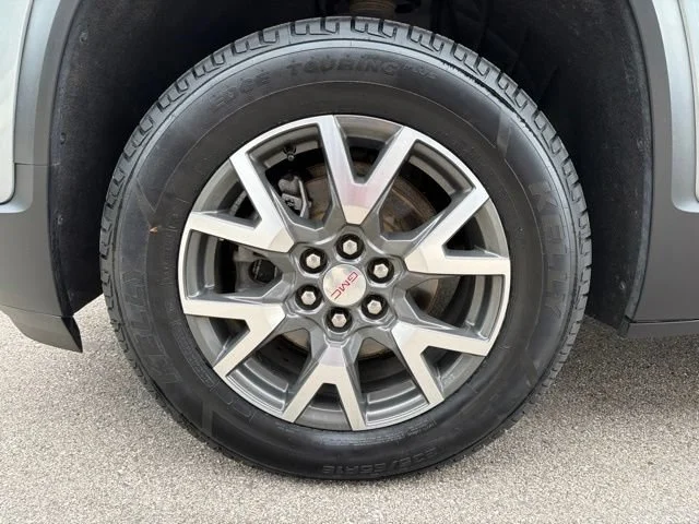 Used 2023 Sterling Metallic GMC SLE image 9