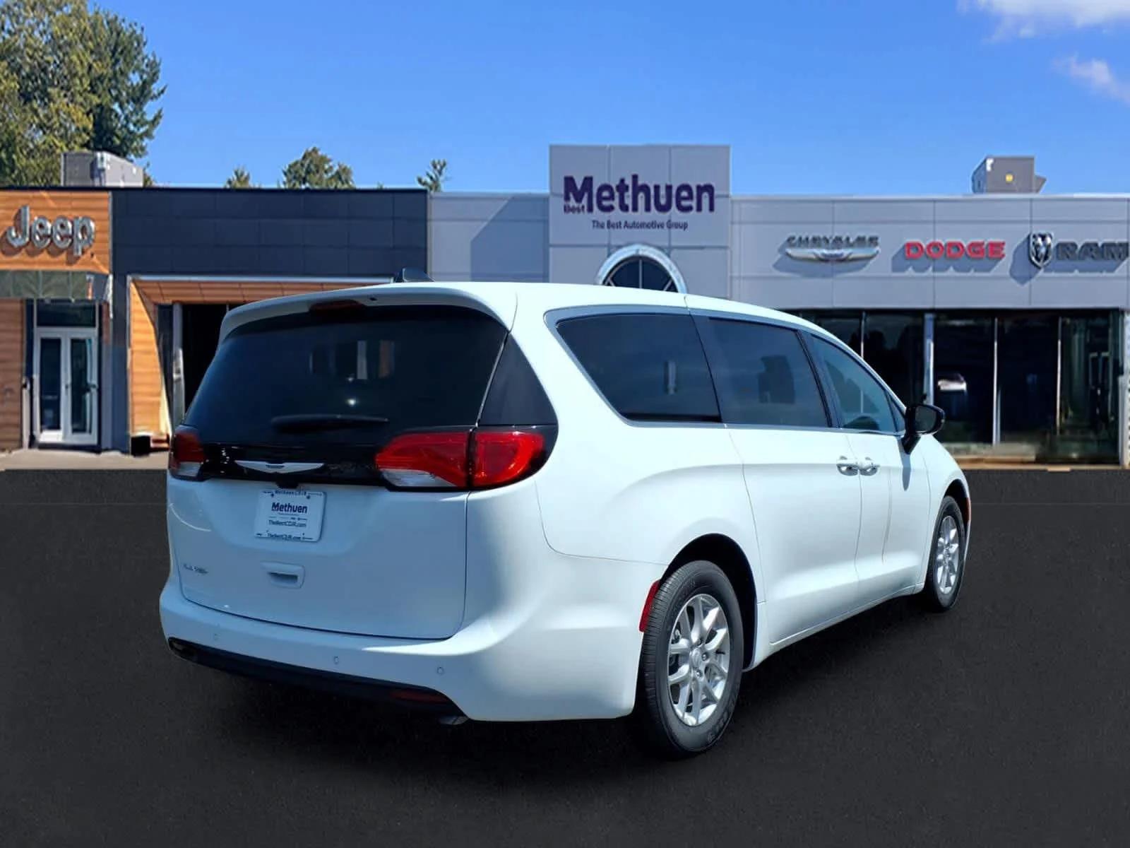 New 2026 Bright White Clearcoat Chrysler LX image 7