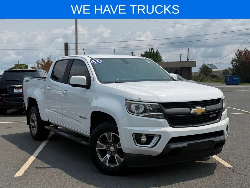 Used 2017 White Chevrolet Z71 image 1