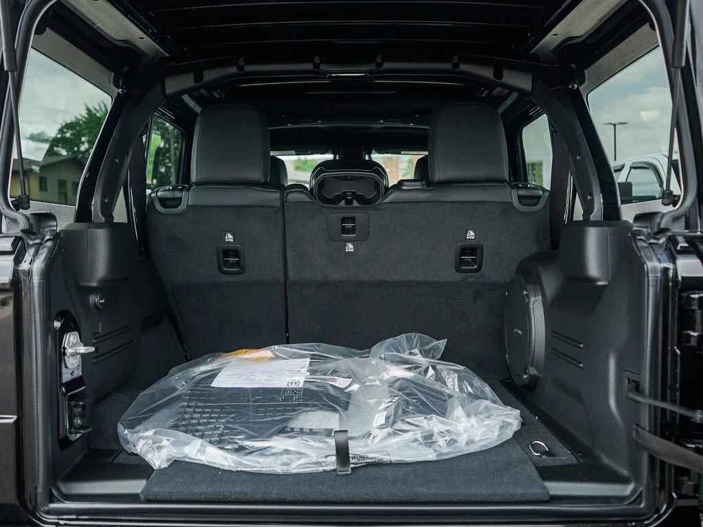 New 2026 Black Clearcoat Jeep Sahara image 8