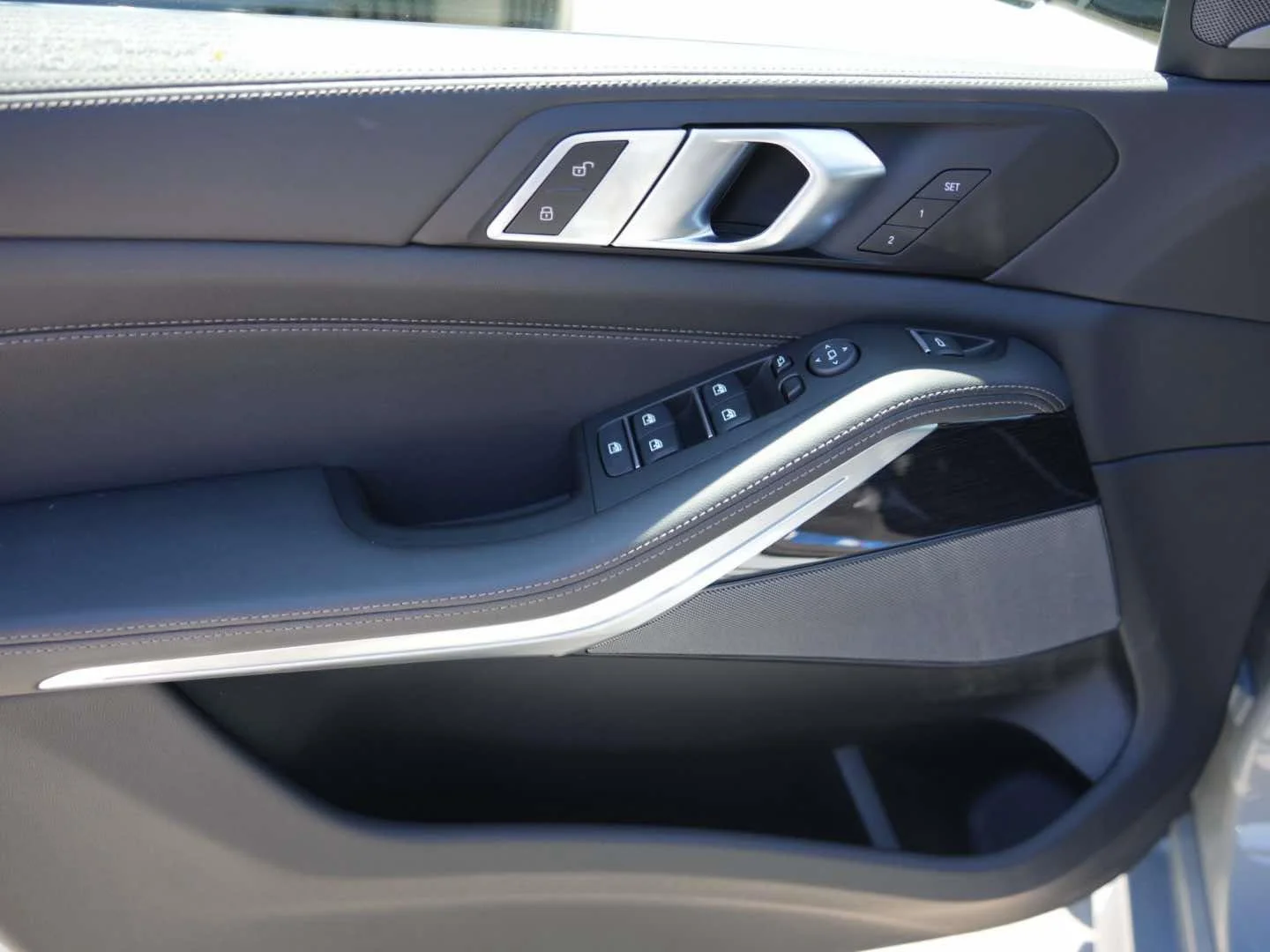 New 2026 Brooklyn Grey Metallic BMW xDrive40i image 12