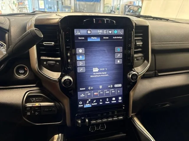 Used 2023  Ram Laramie image 22