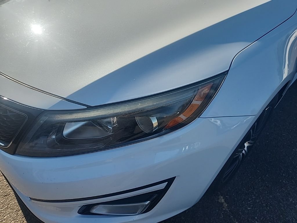 Used 2015 Snow White Pearl Kia EX image 6