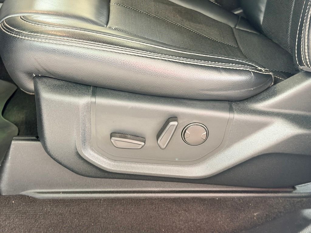 Used 2020 White Ford Lariat image 16