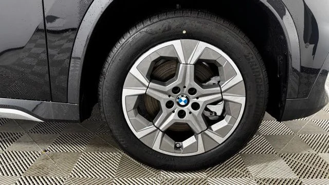 New 2026 Black Sapphire Metallic BMW xDrive28i image 23