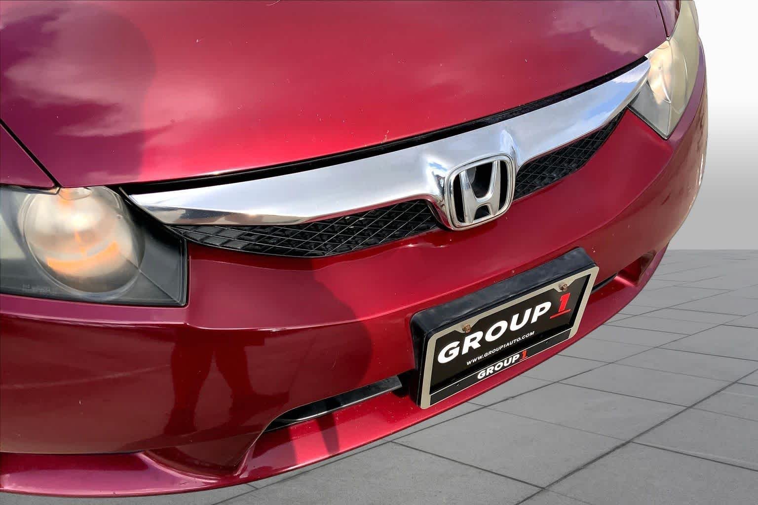 Used 2009 Tango Red Pearl Honda LX-S image 27