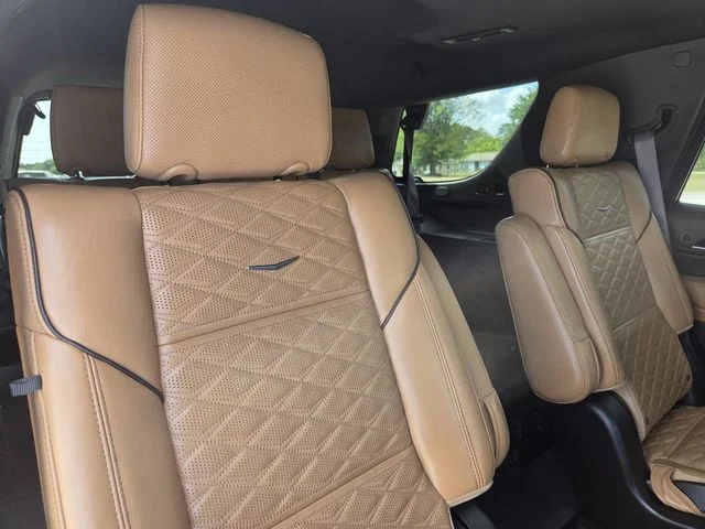 Used 2022 White Cadillac Premium Luxury image 33