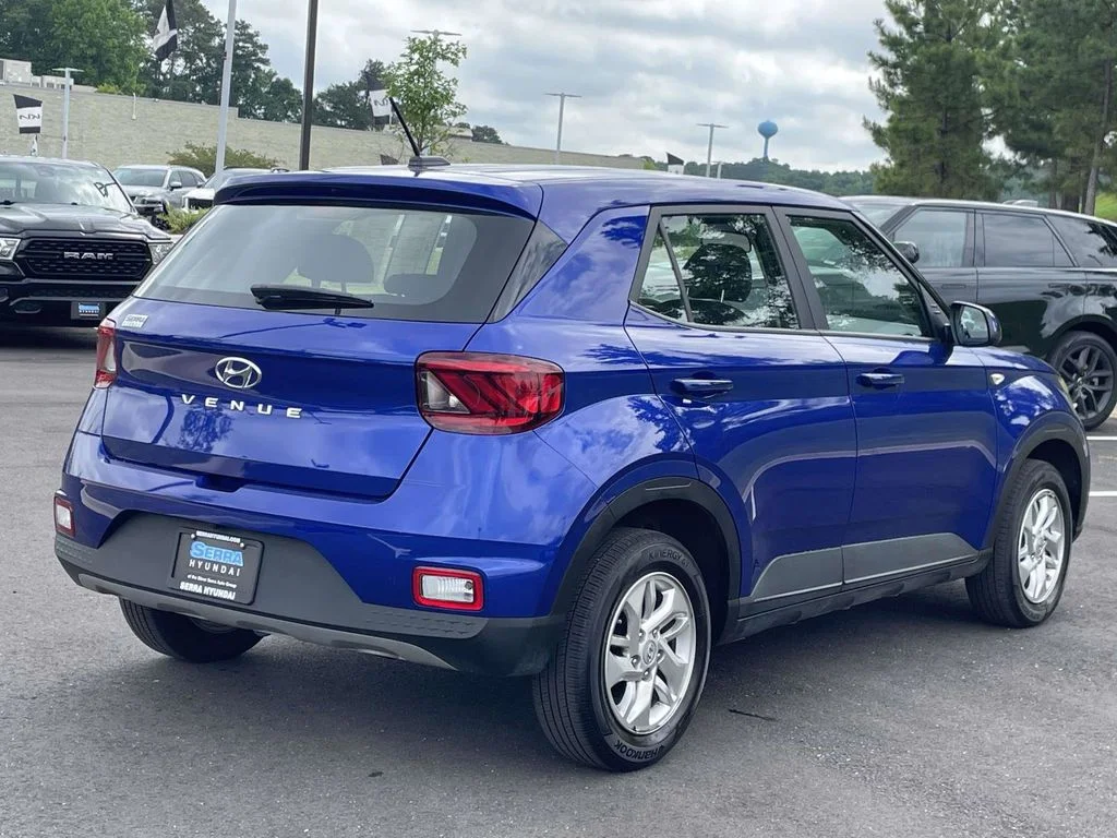 Used 2026 Blue Hyundai SE image 3
