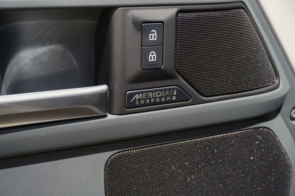 Used 2026 Gray Land Rover X-Dynamic SE image 11