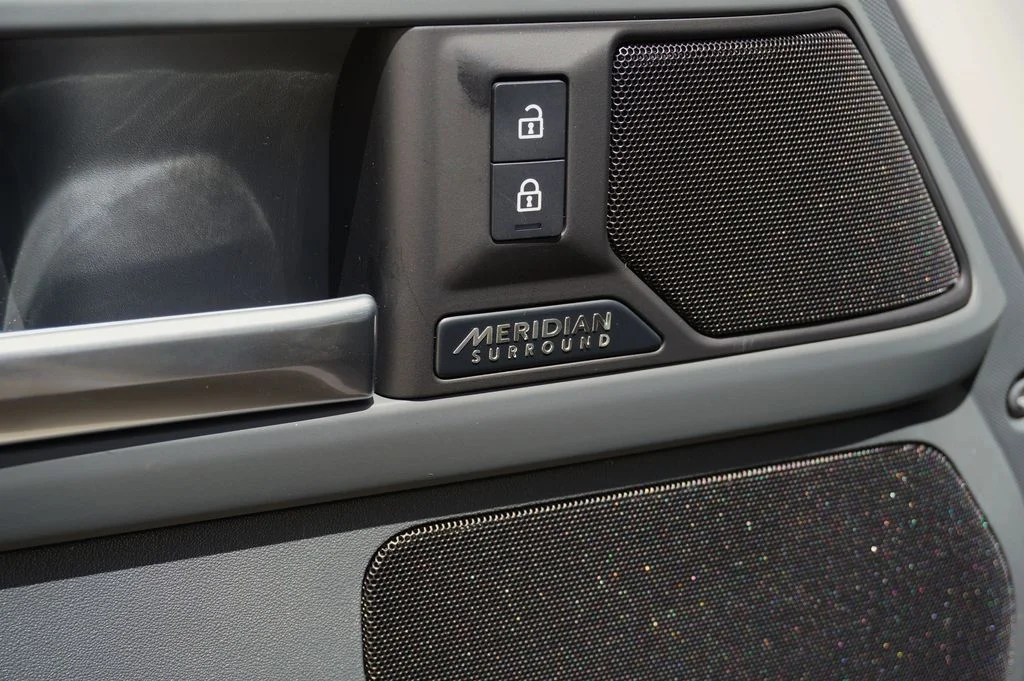 Used 2026 Gray Land Rover X-Dynamic SE image 11