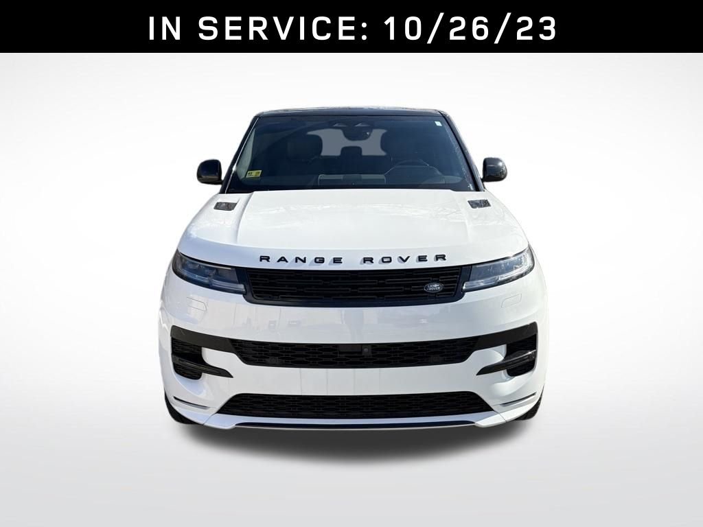 Used 2024 White Land Rover Dynamic SE image 2