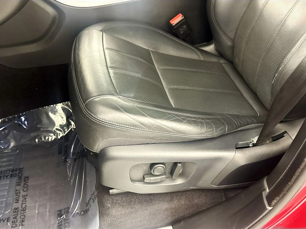 Used 2021 Red Land Rover HSE Silver Edition image 19