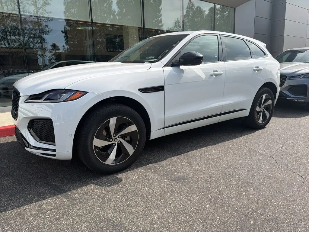 2025 Jaguar F-PACE P250 R-Dynamic S's photo