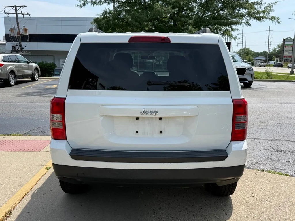 Used 2015 White Jeep Sport image 6