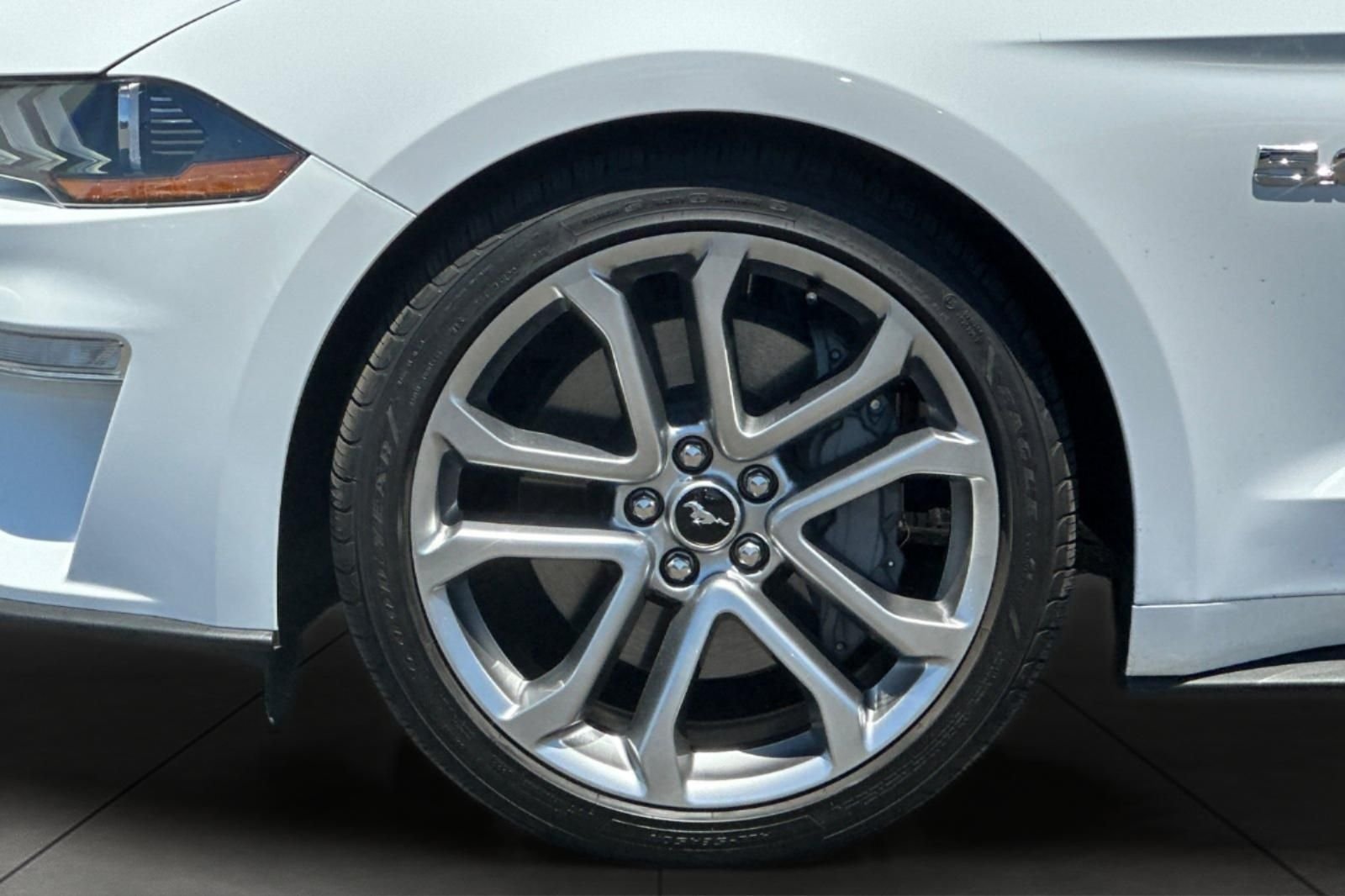 Used 2022 White Ford GT Premium image 29