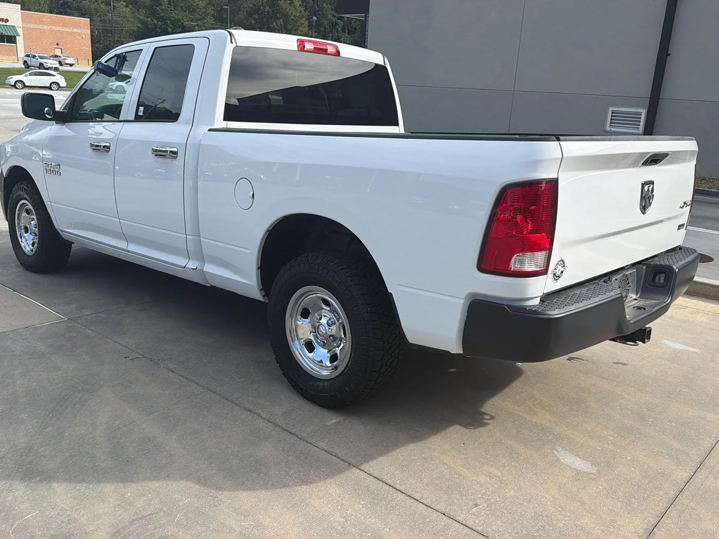 Used 2017 Bright White Clearcoat Ram Tradesman image 4