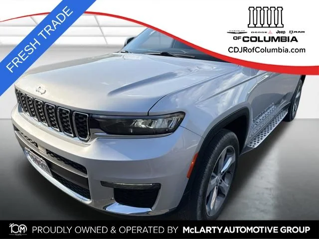 Used 2021 Silver Jeep Limited image 1