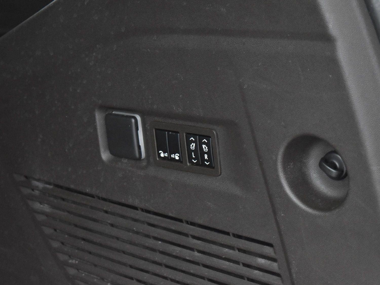 Used 2021 Hunter Metallic GMC Denali image 10