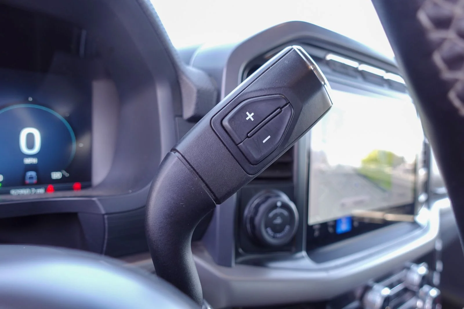 Used 2024 Black Metallic Ford XLT image 27