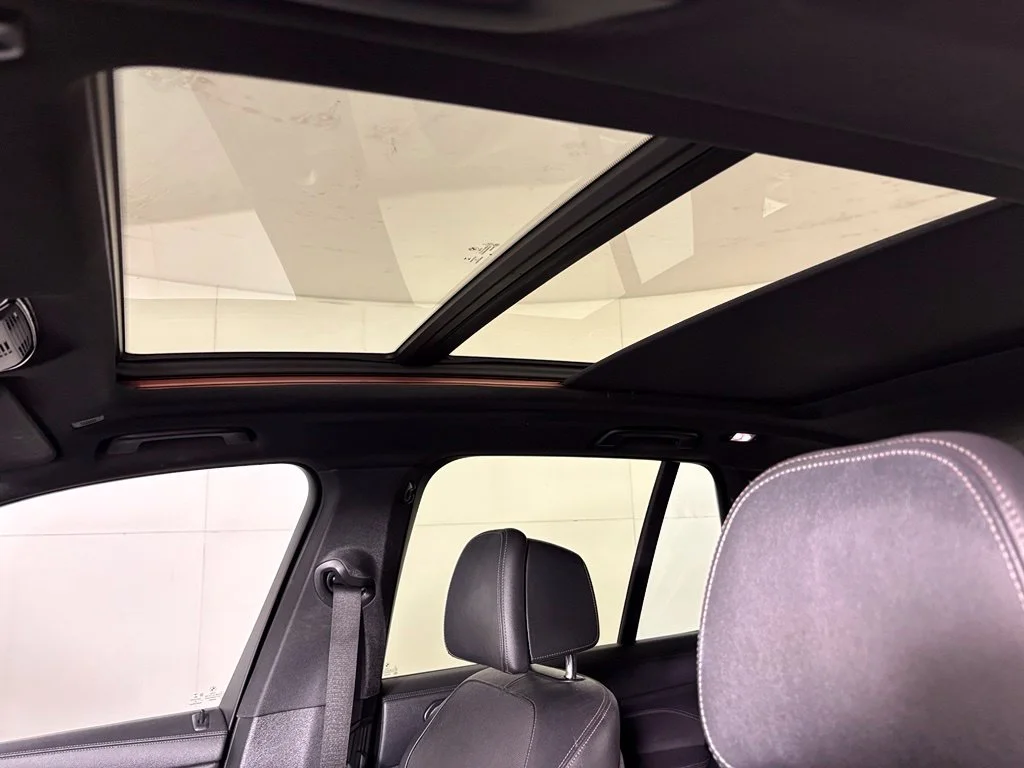 Used 2020 Gray BMW sDrive40i image 23