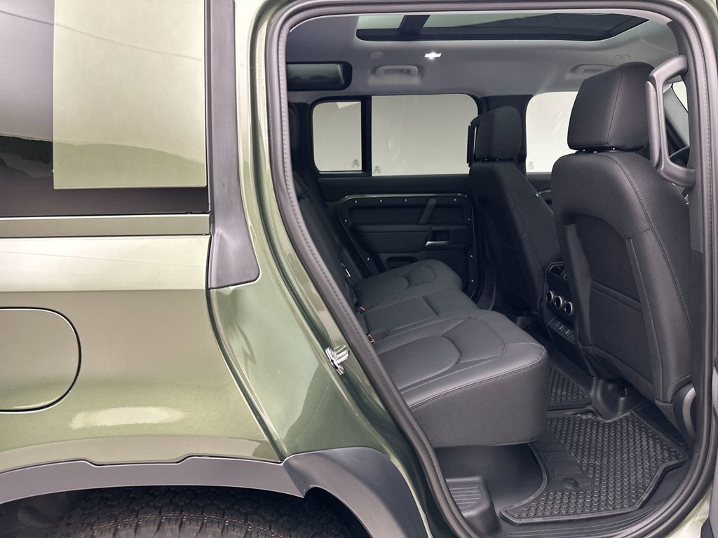 New 2026 Woolstone Green Land Rover S image 7