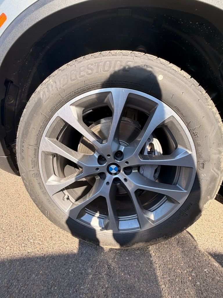 New 2026 Skyscraper Grey Metallic BMW xDrive40i image 6