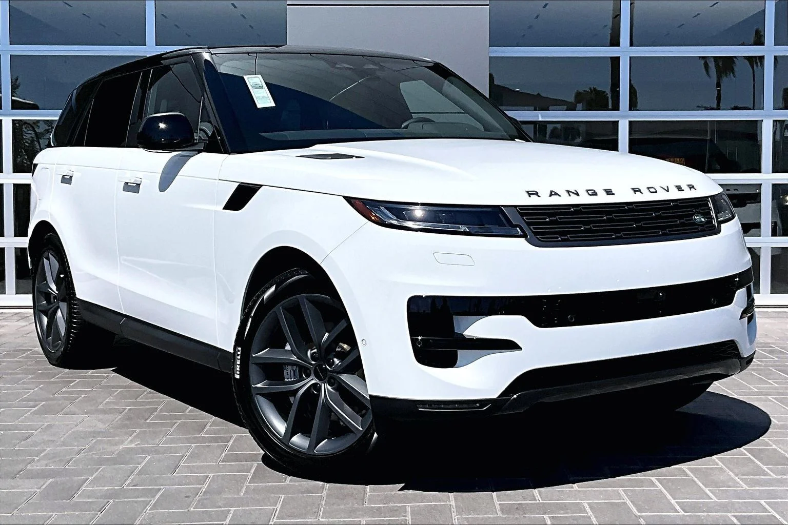 New 2026 Fuji White Land Rover SE image 2