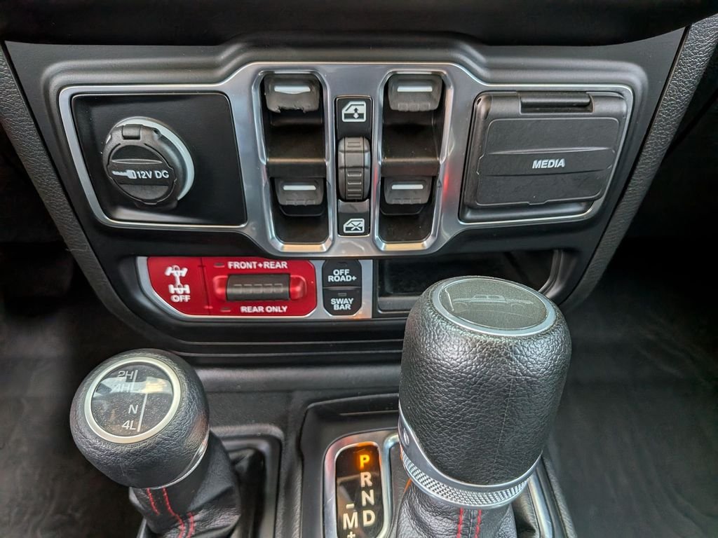 Used 2023 Gray Jeep Rubicon image 16