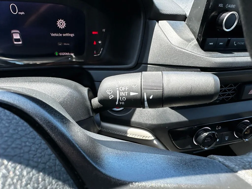 Used 2024  Honda LX image 31