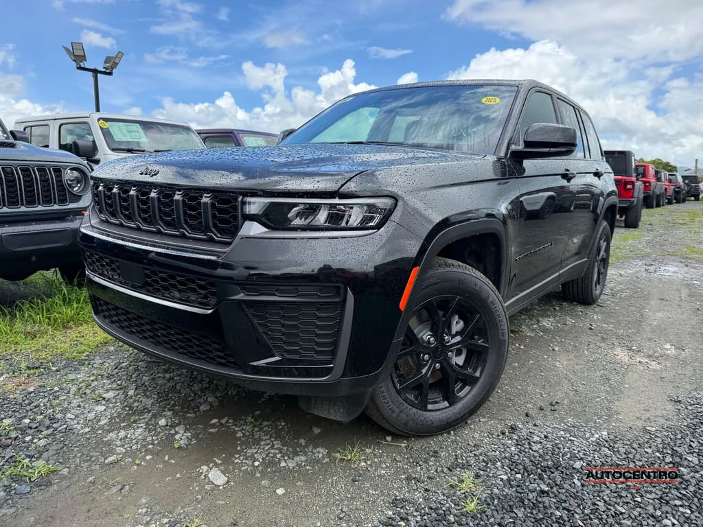 2026 Jeep Grand Cherokee Laredo Altitude's photo