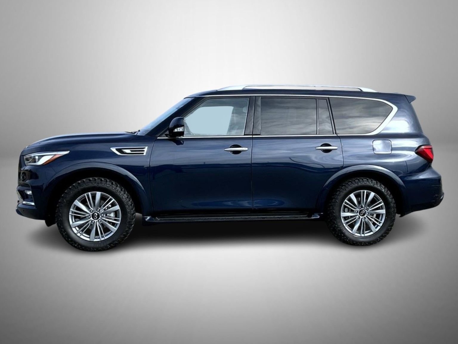 Used 2024 Blue INFINITI LUXE image 8